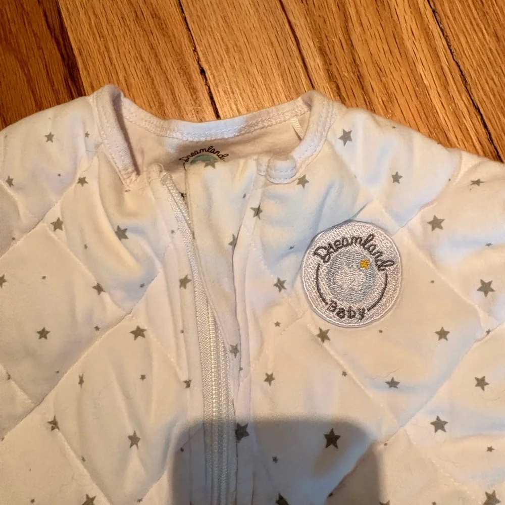 Halo dreamland weighted White Baby Sleep Sack with Gray Star Print - Picture 2 of 3